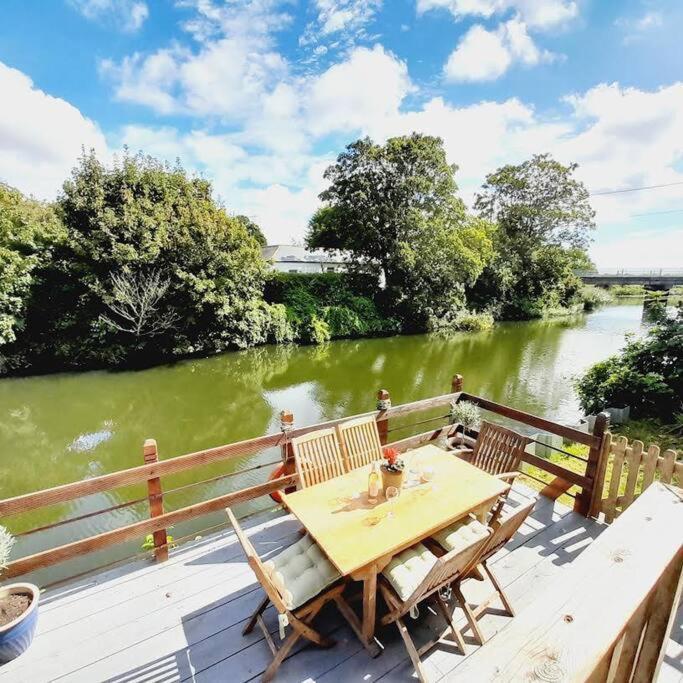 Villa Riverside Escape Iden Rye Extérieur photo