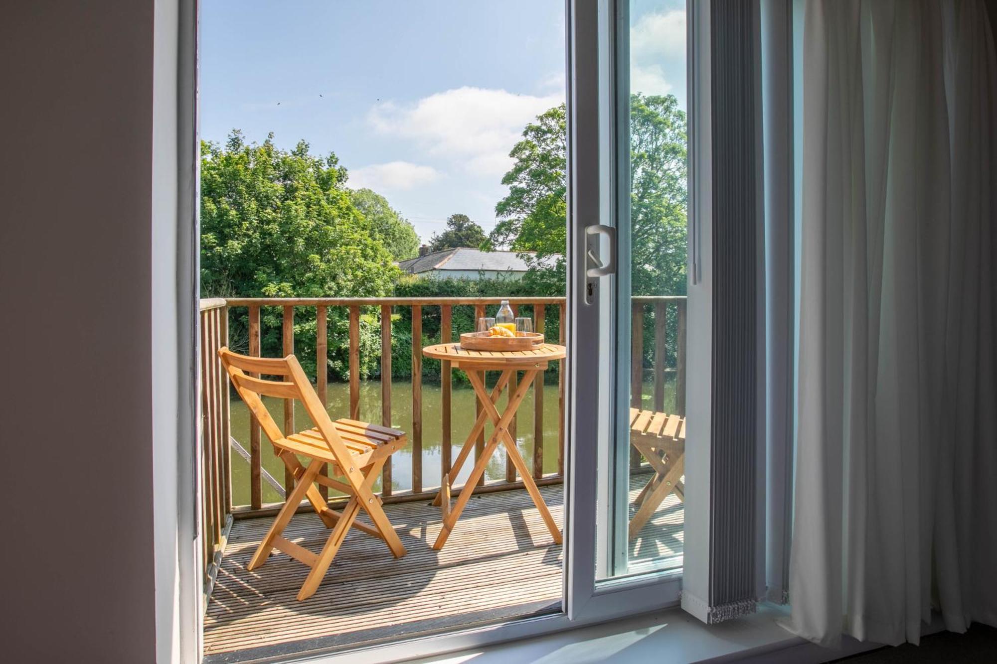 Villa Riverside Escape Iden Rye Extérieur photo