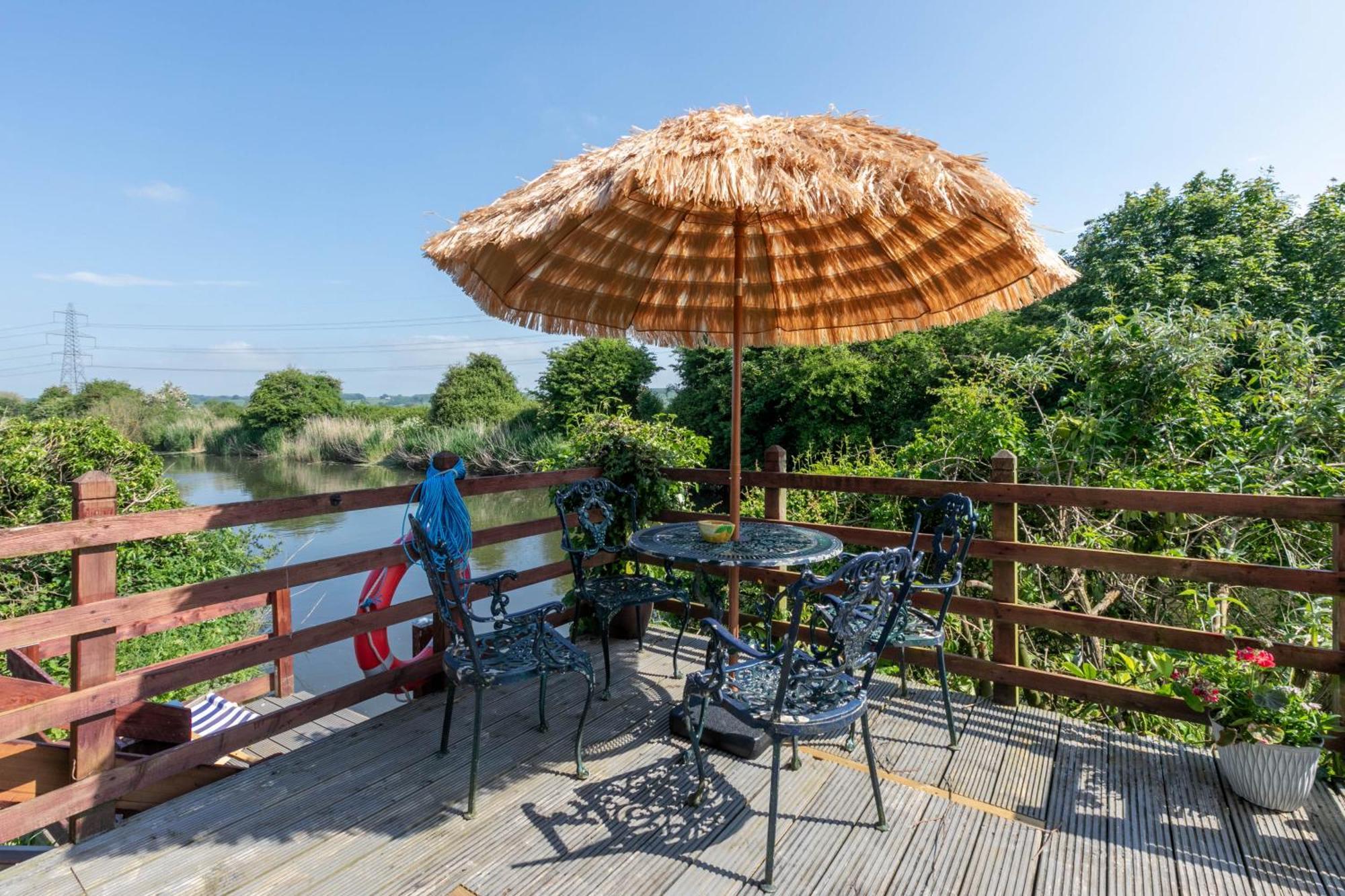 Villa Riverside Escape Iden Rye Extérieur photo